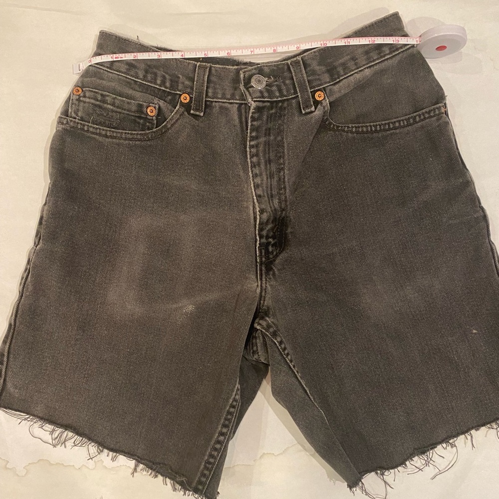 Levis 501 Jean shorts Cut-Offs Size 27 Denim black distressed 5-pocket raw hem